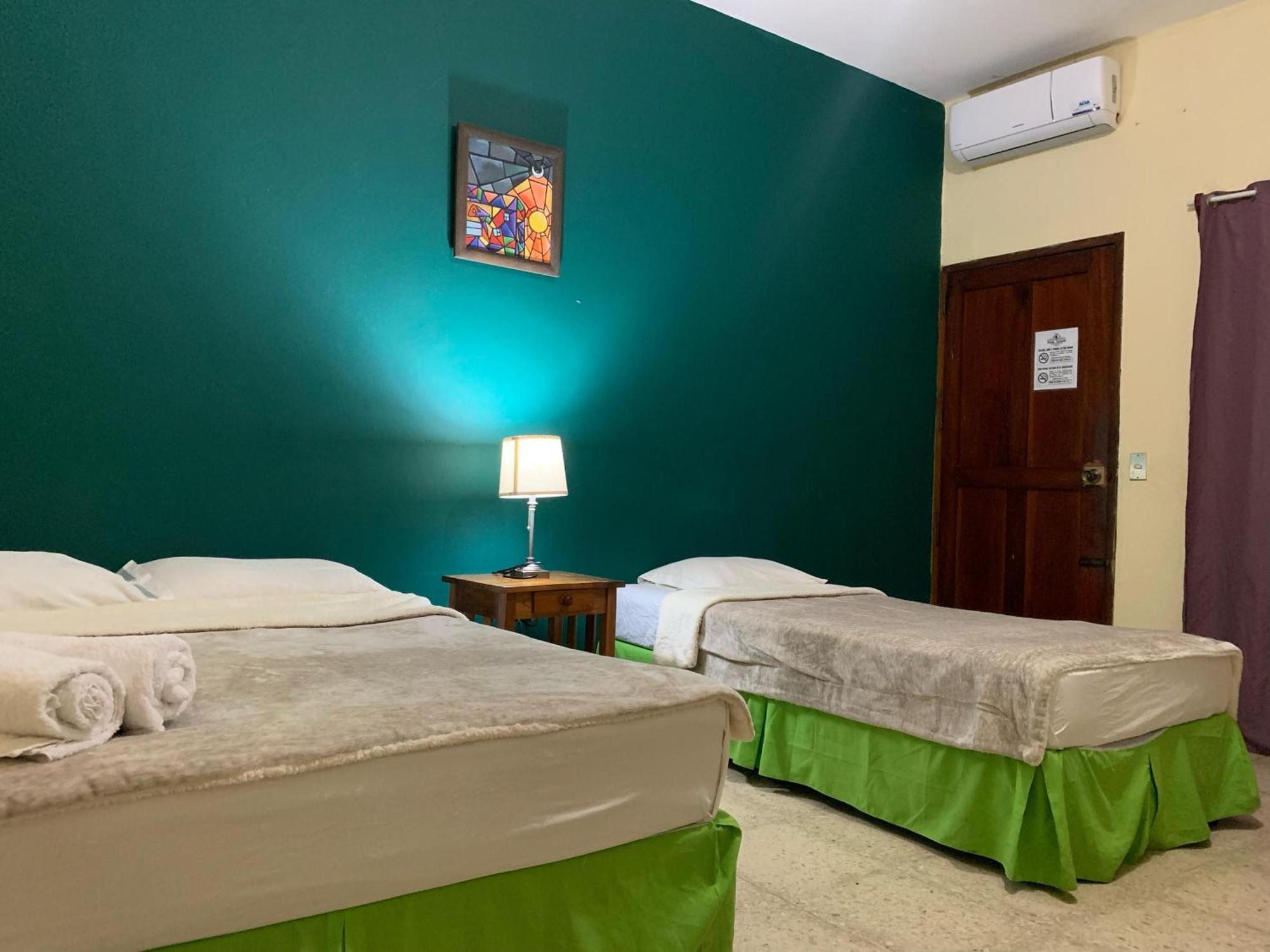 Hostal Fachente León 외부 사진